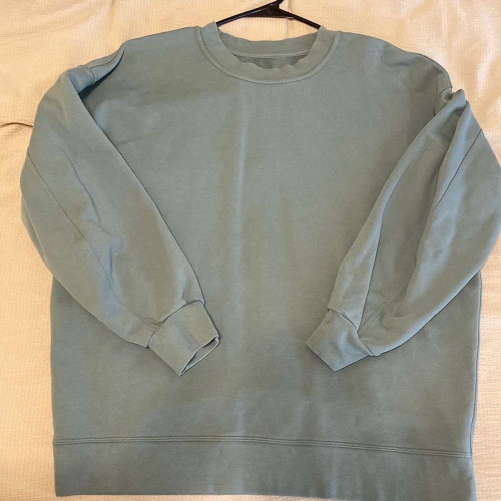 Perfectly oversized crew